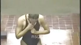 serveur qui balaie u ...