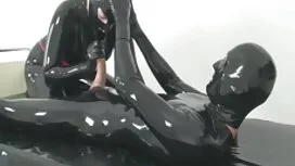 Une milf sexy aux vi ...